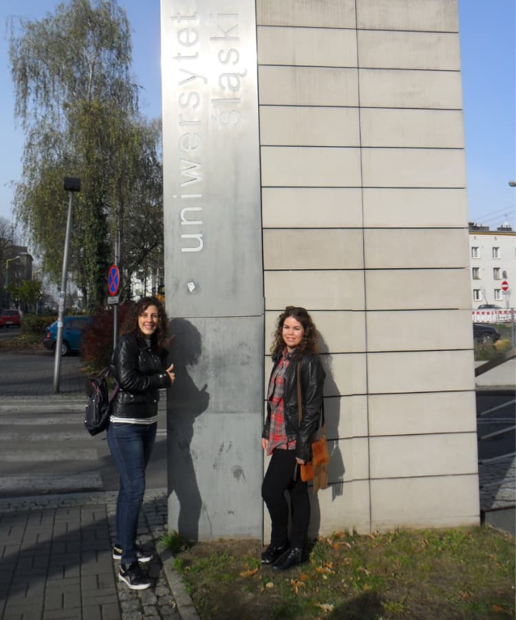 Maria José y Luisa Universidad de Silasia Mercure Lingua